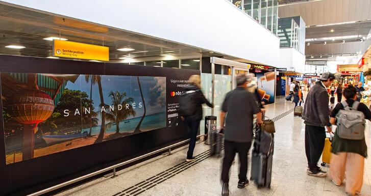巴西機場廣告